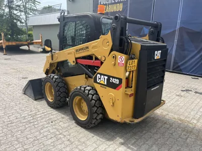 80943