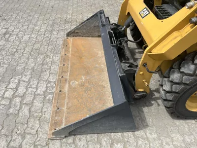 80943
