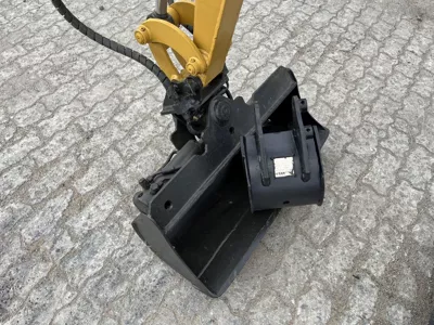 80932