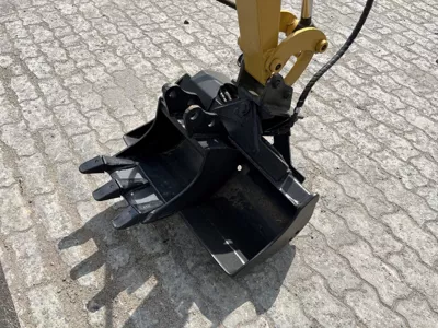 80933