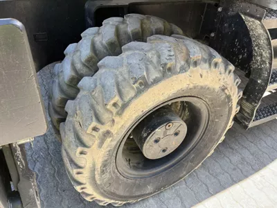 81056