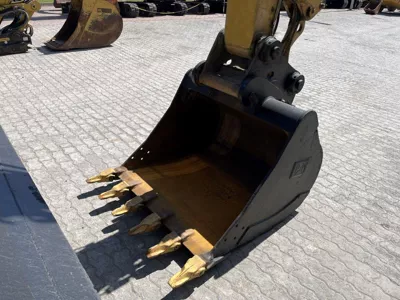 81056